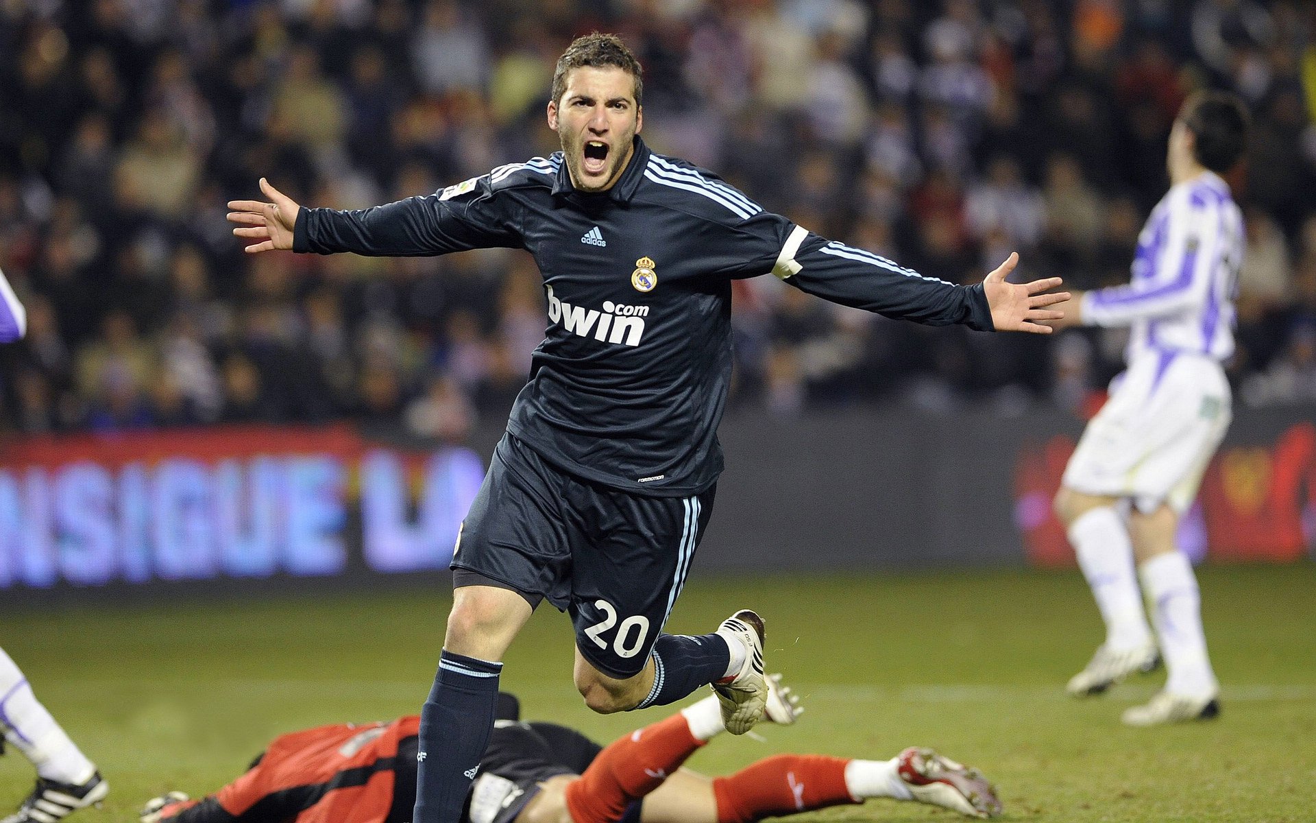 跨界传奇，当NBA季后赛之夜遇见库尔图瓦式完美发挥