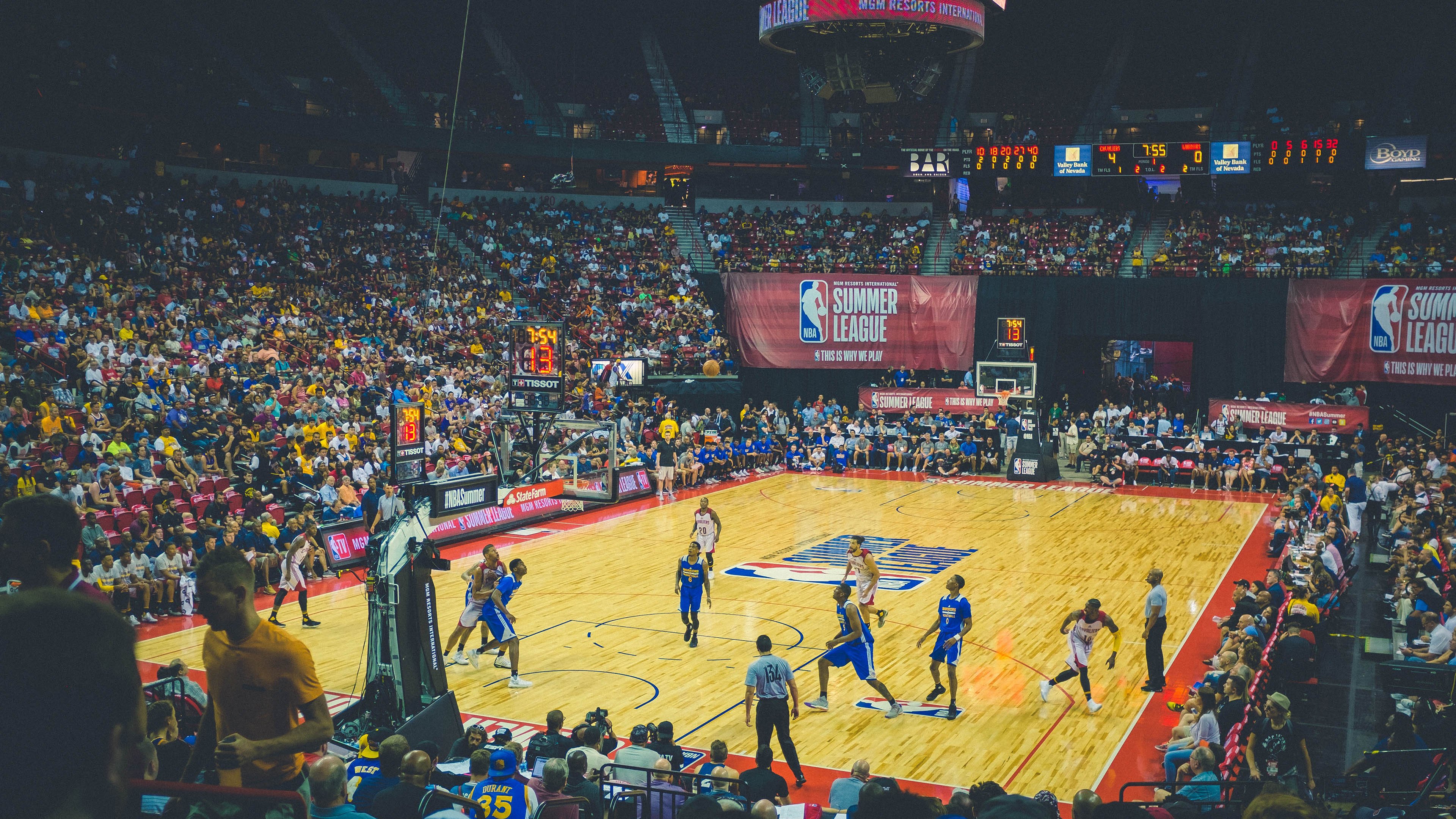 米切尔持续制造杀伤，森林狼斩落勇士，一场战术与意志的胜利