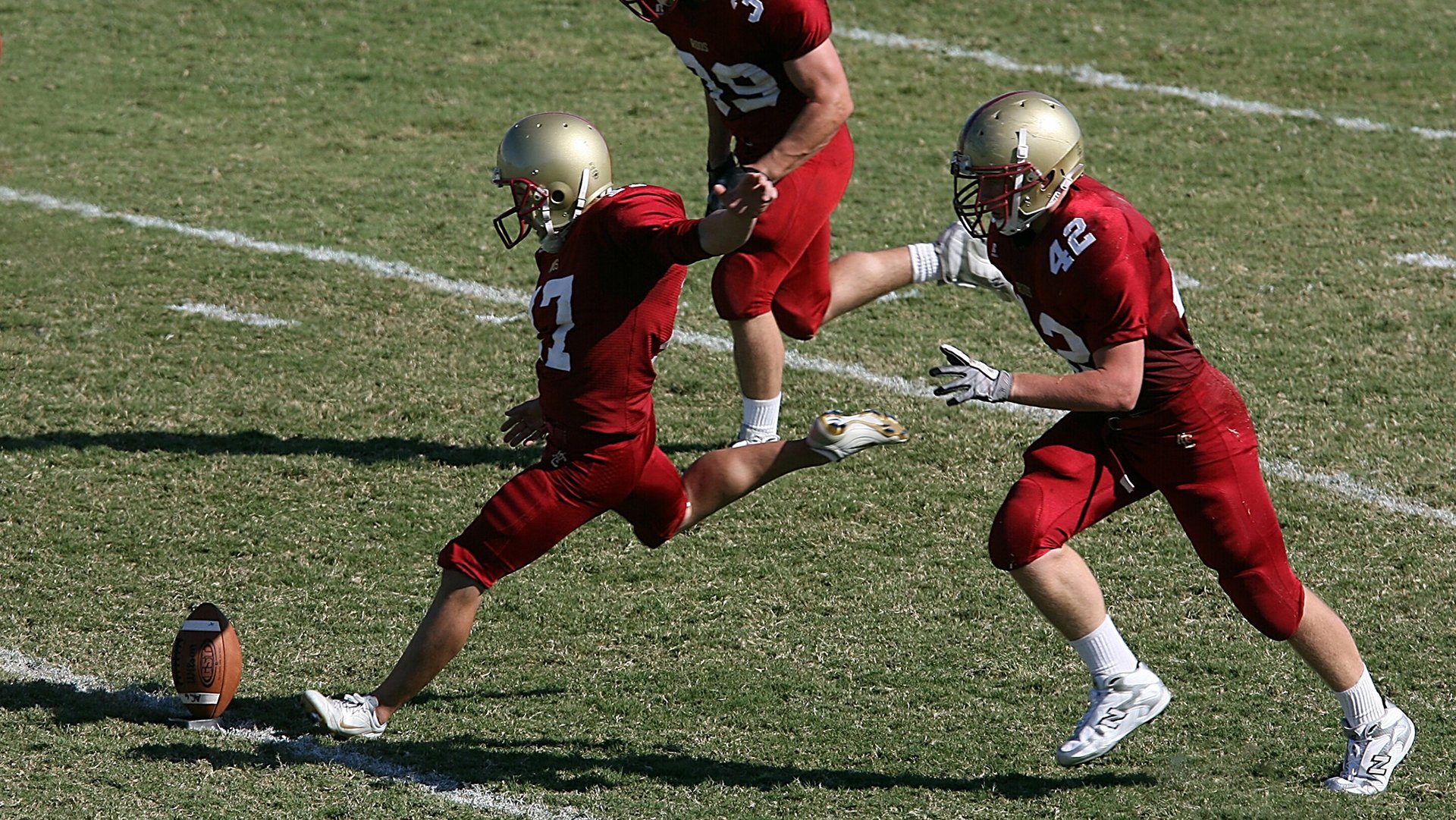 北伦敦的硝烟与北非的狂欢，当凯恩证明自己时，阿森纳已在阿尔及利亚终结悬念