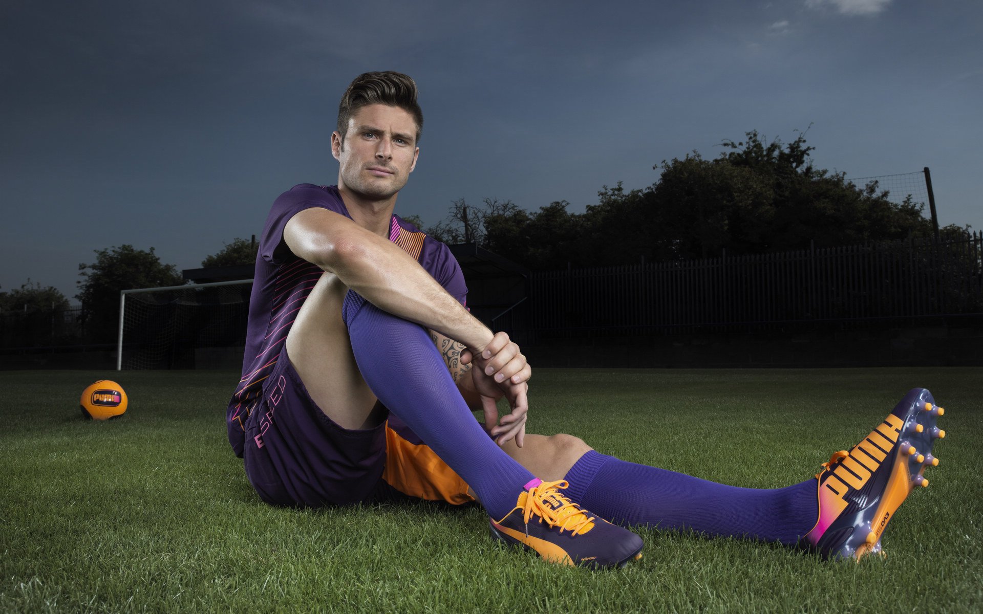 绿茵场上的林高远时刻,当日本队战术碾压葡萄牙,个体高光如何照亮团队胜利